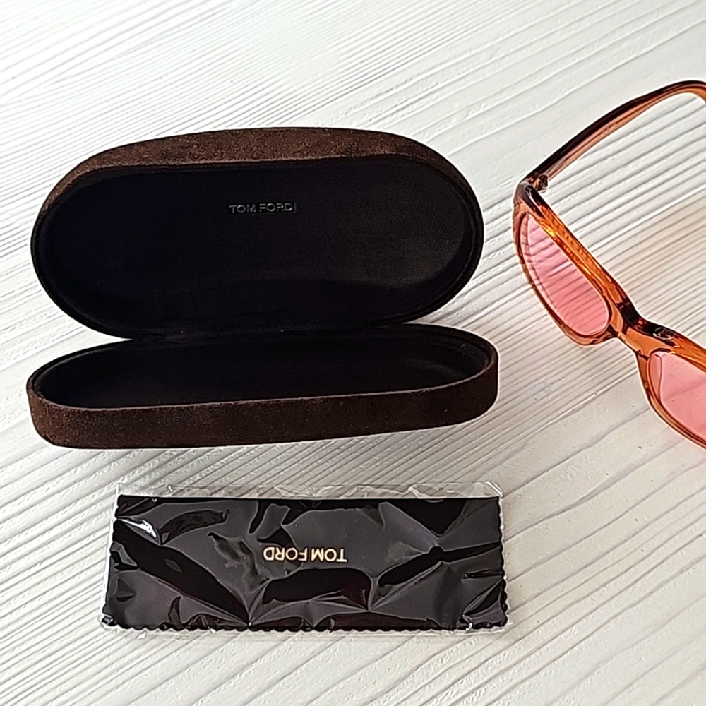 Sold *NWT Tom Ford sunglasses - Picture 4 of 9